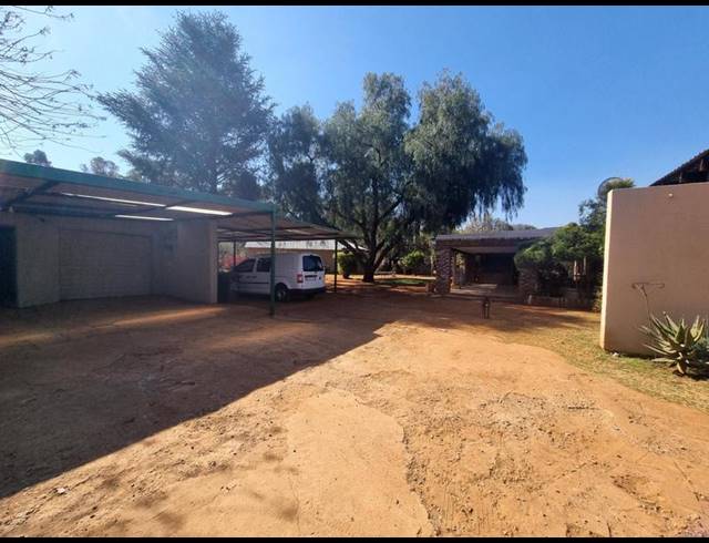 FARM FOR SALE IN WALKER'S FRUIT FARMS